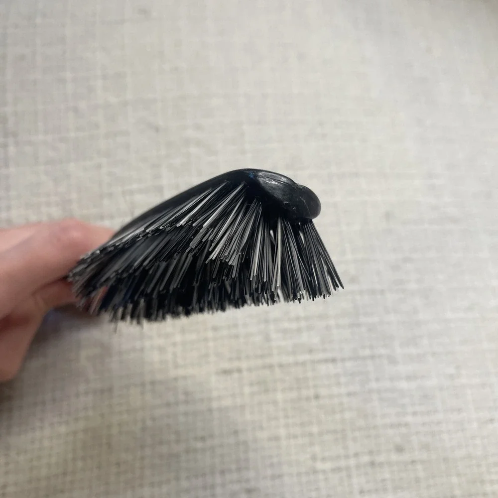 Vintage Hair Brush DeTangle v7 Black 7 Row‎ Plastic Bristle Round Brush USED